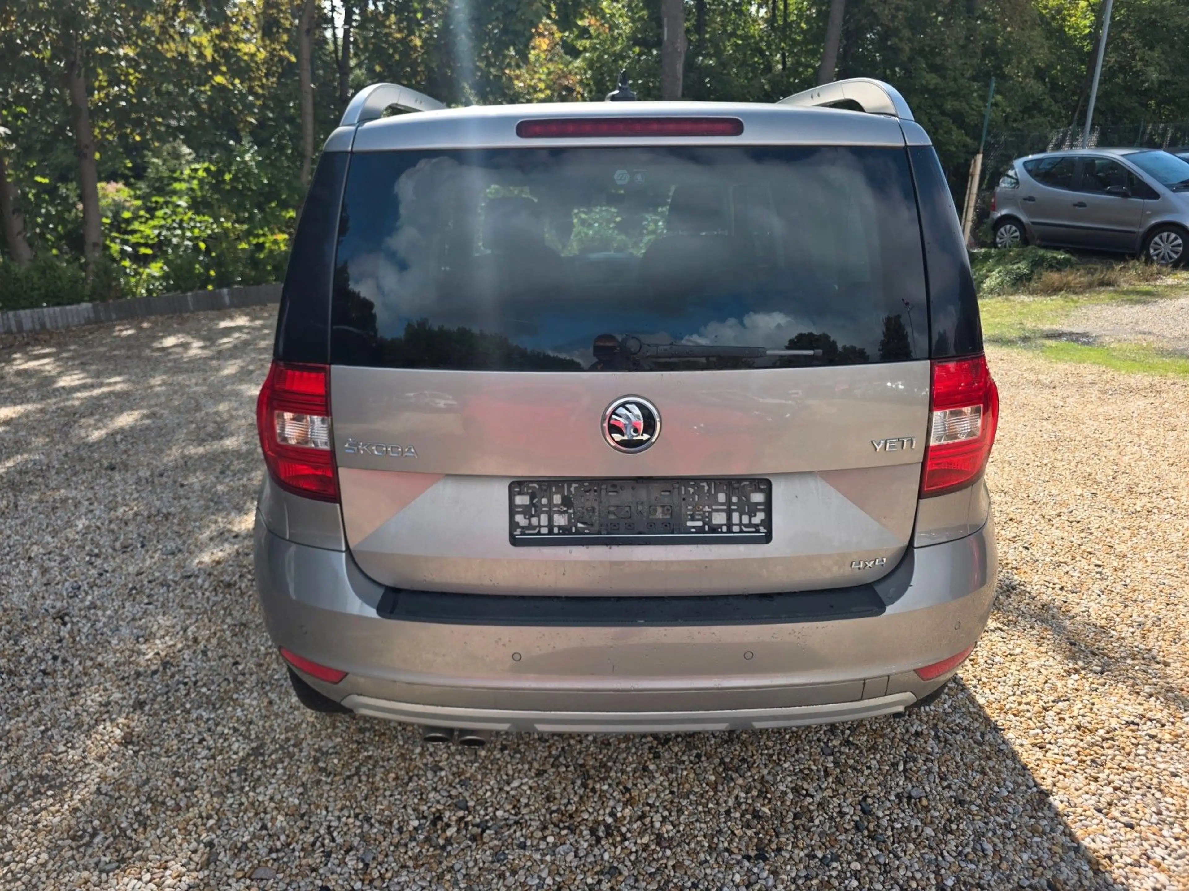 Skoda Yeti L&K 4x4  Automatik 2 Hand TÜV 06 2027 — photo 6