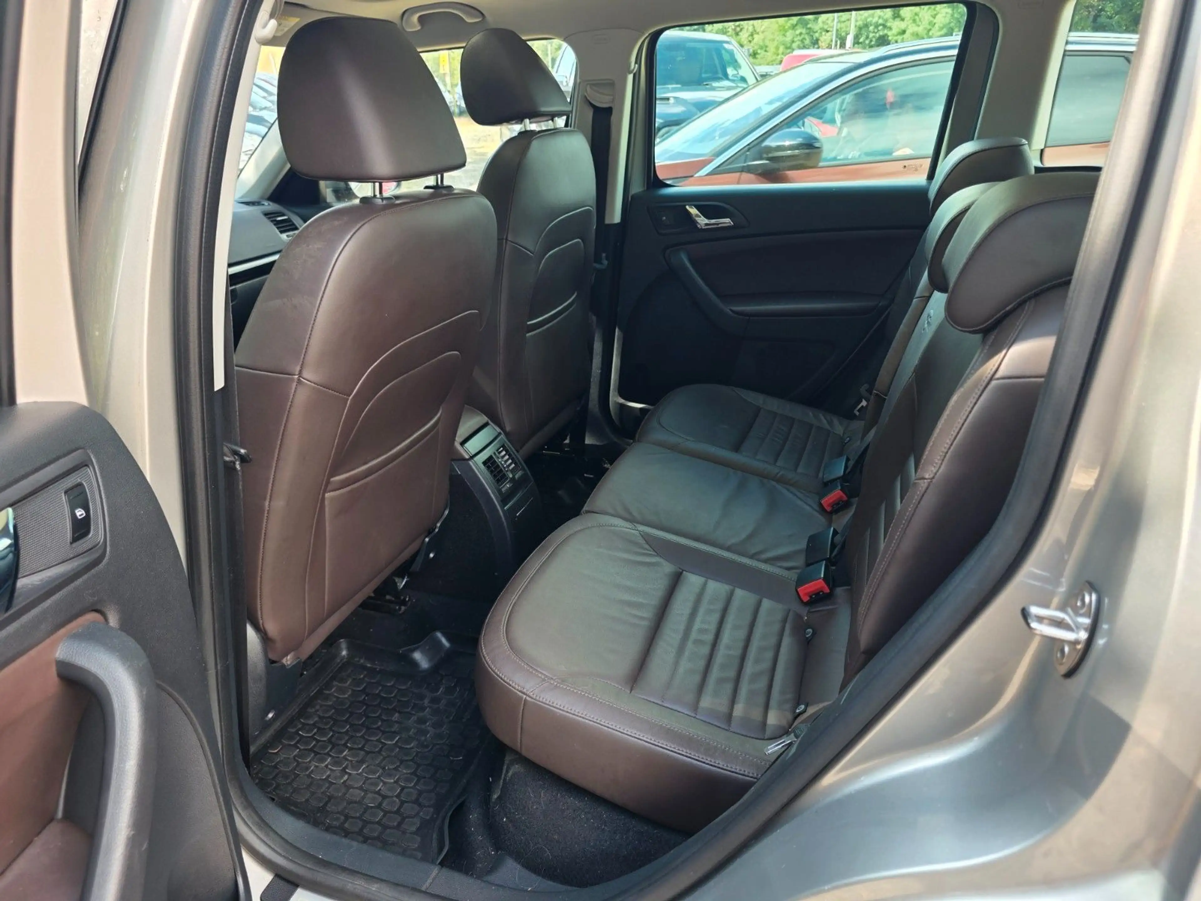 Skoda Yeti L&K 4x4  Automatik 2 Hand TÜV 06 2027 — photo 14