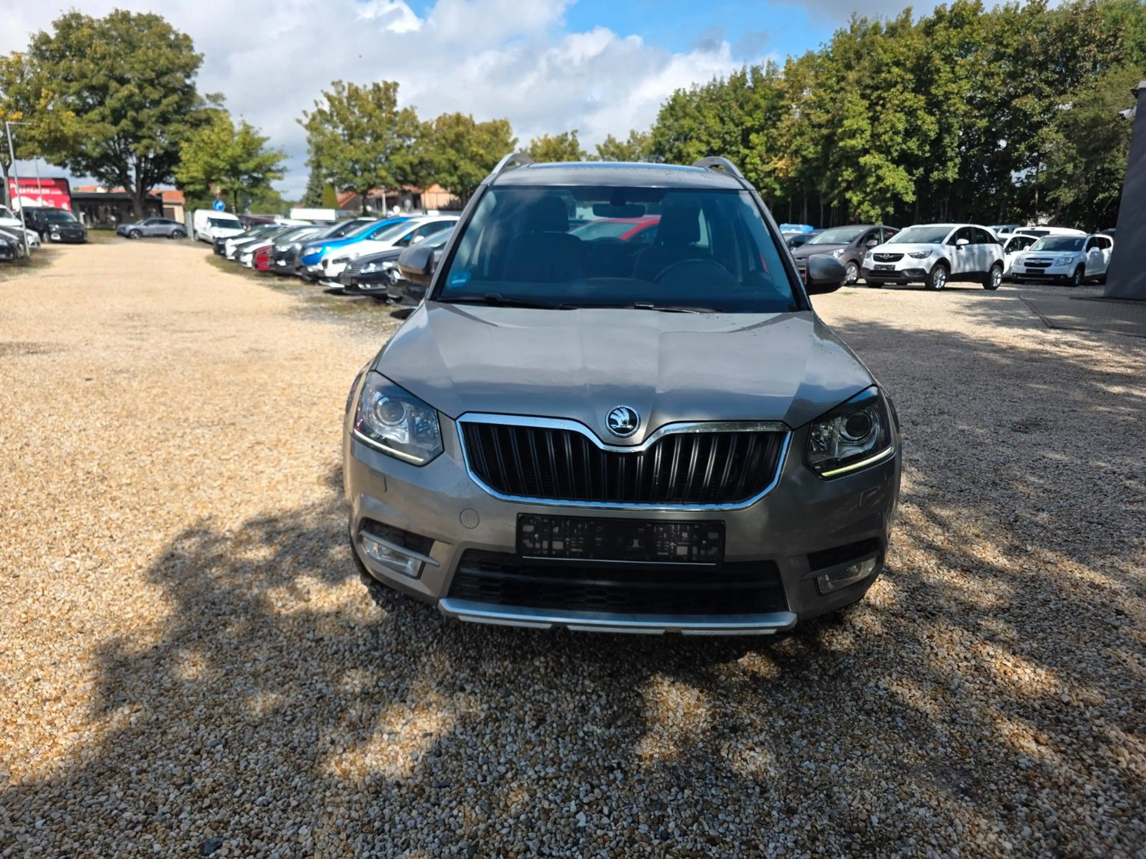 Skoda Yeti L&K 4x4  Automatik 2 Hand TÜV 06 2027 — photo 2