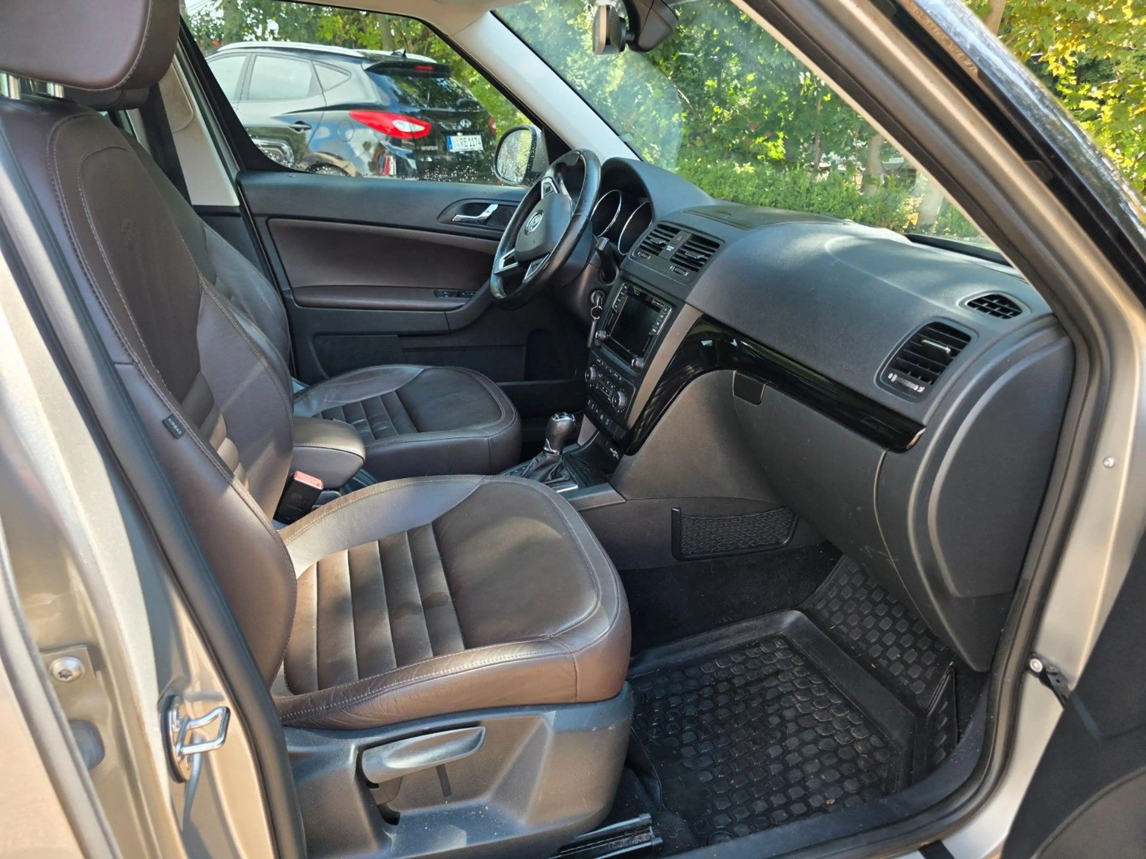 Skoda Yeti L&K 4x4  Automatik 2 Hand TÜV 06 2027 — photo 10