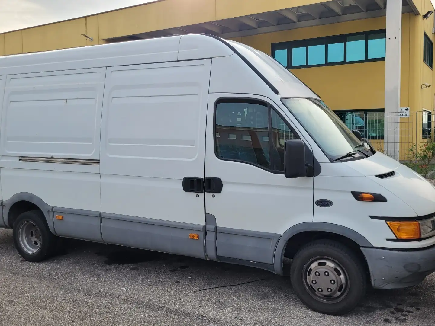 Iveco Daily 35c13 White - 2