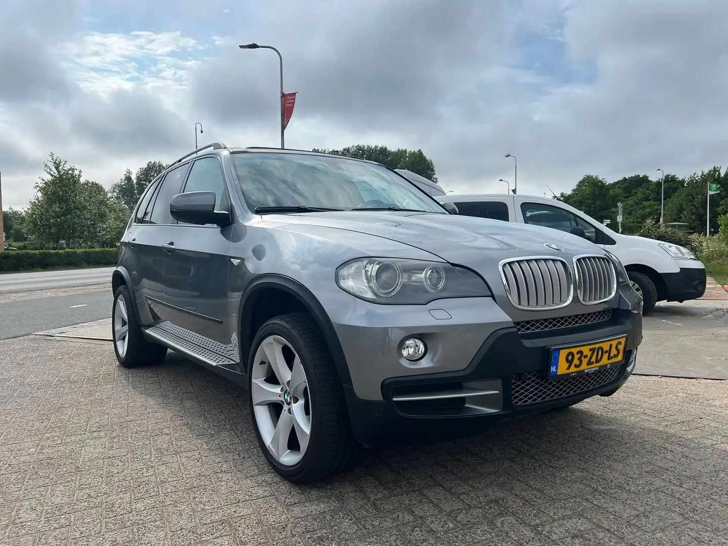 BMW X5 BMW X5 3.0i High Executive Grijs - 2