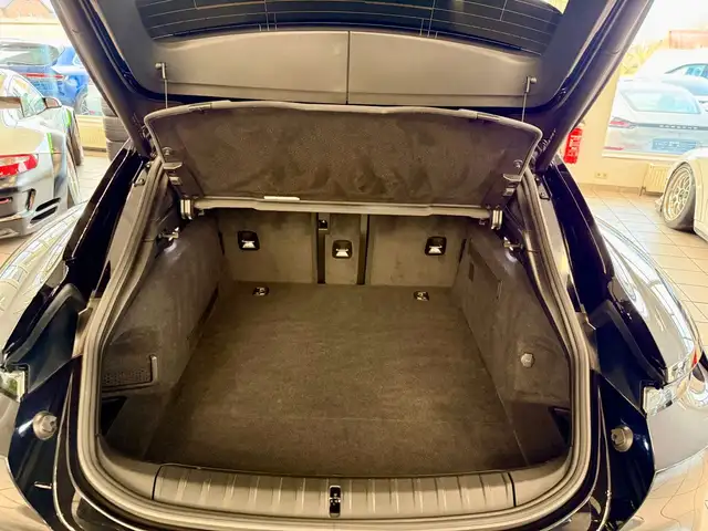 Porsche Taycan view 9