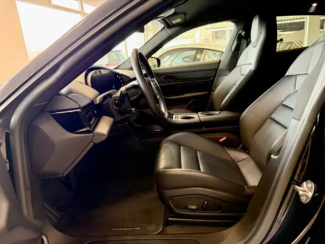 Porsche Taycan view 7