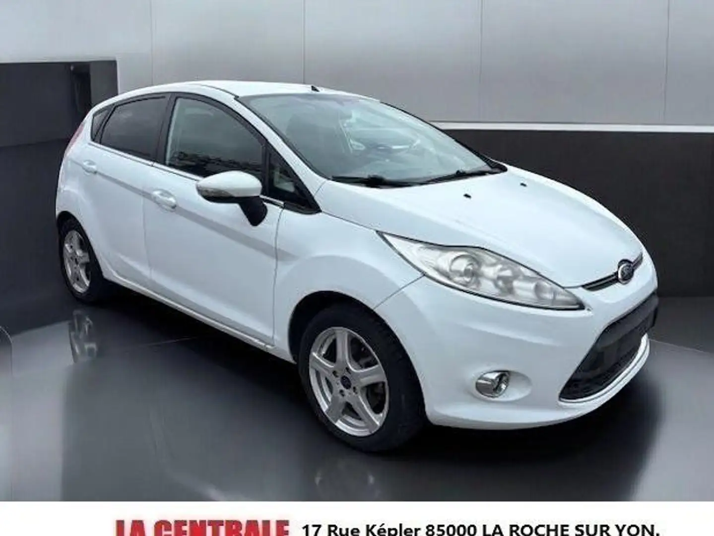 Ford Fiesta Fiesta 1.4 TDCi 70 FAP Titanium Blanc - 1