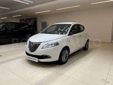Ypsilon 1.2 69 CV 5 porte GPL Ecochic Silver