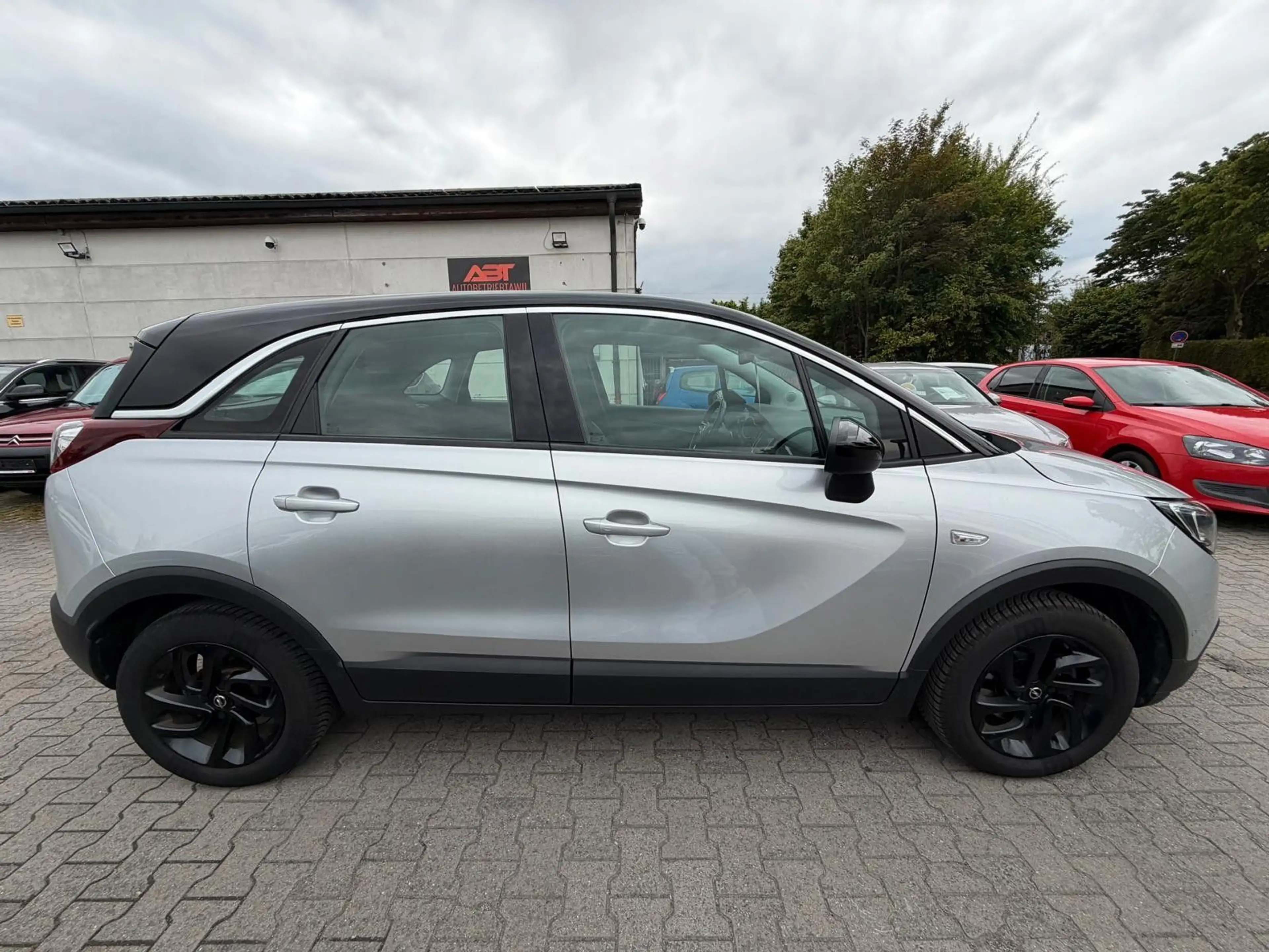Opel Crossland X Crossland 1.2 Innovation, Kamera, Navi, PDC, LED — photo 2