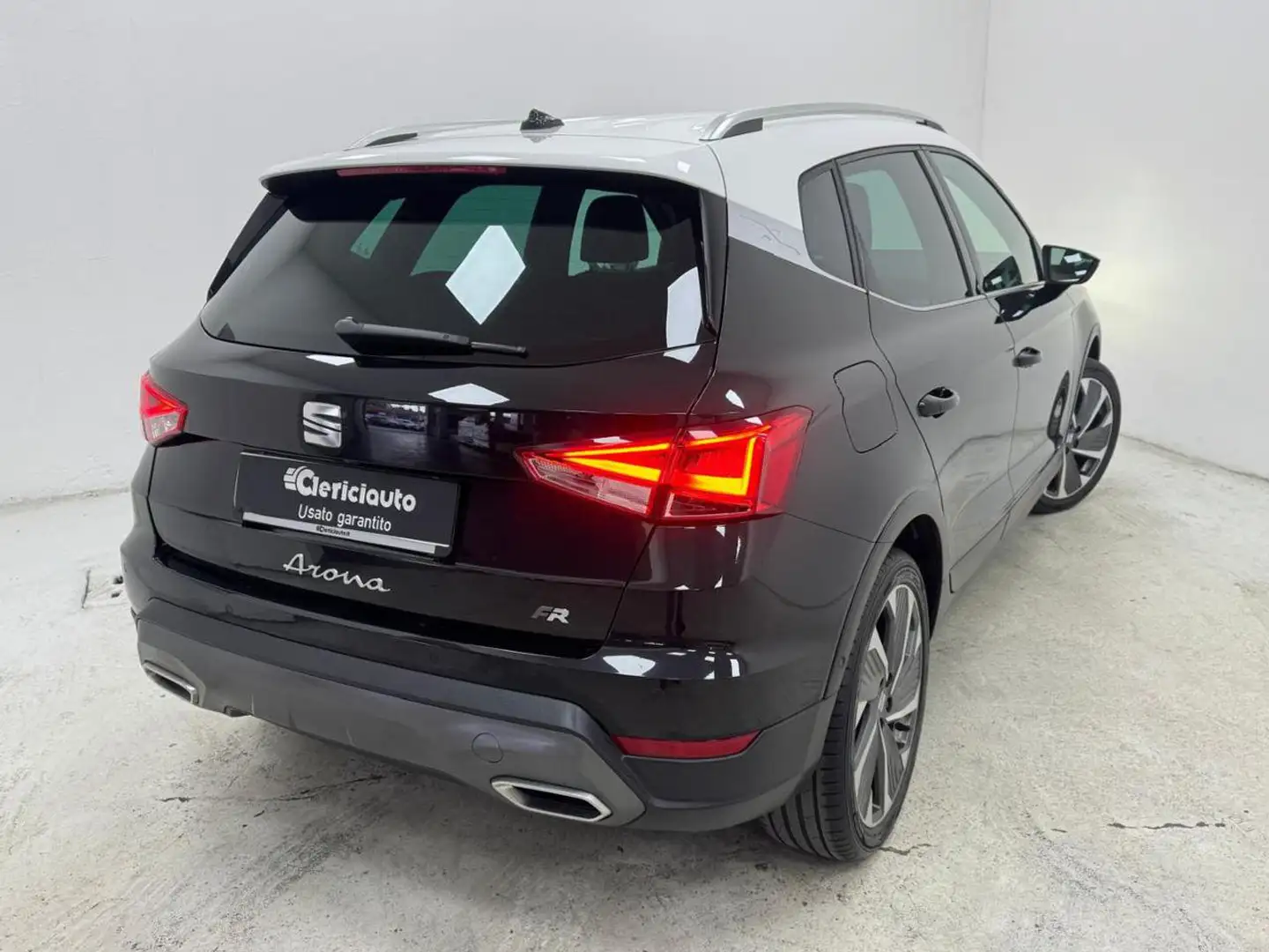 SEAT Arona 1.5 TSI EVO DSG ACT FR Schwarz - 2