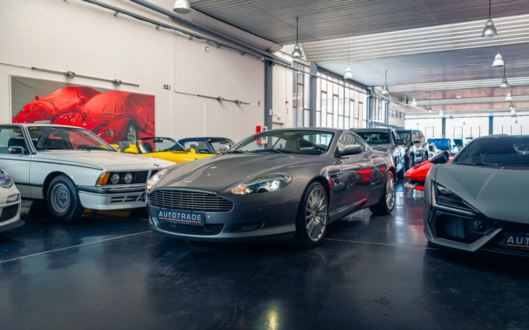 Aston Martin DB9 Touchtronic2 Срібний - 1