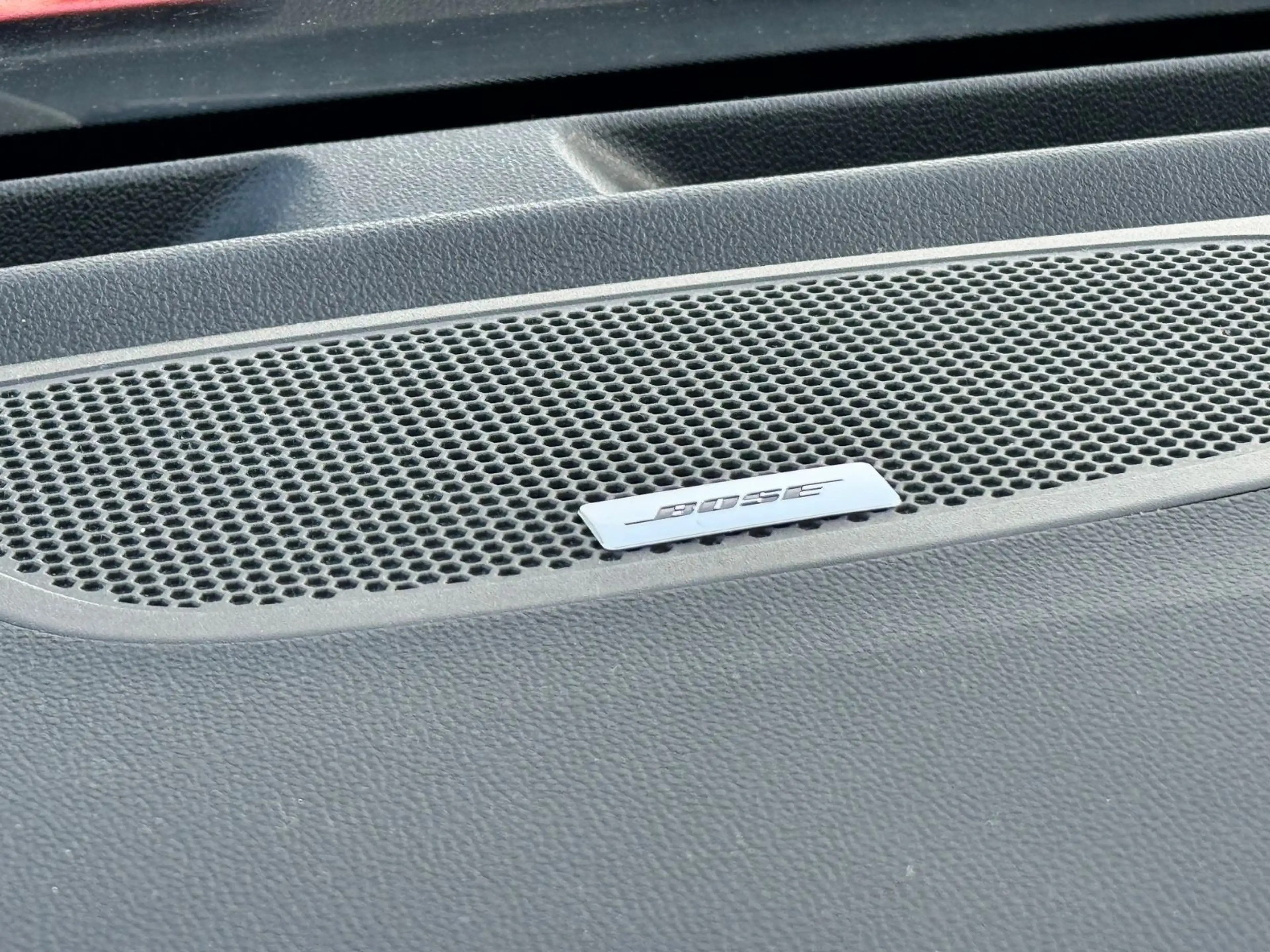 Renault Kadjar Crossborder  Energy Bose Sound System — photo 14