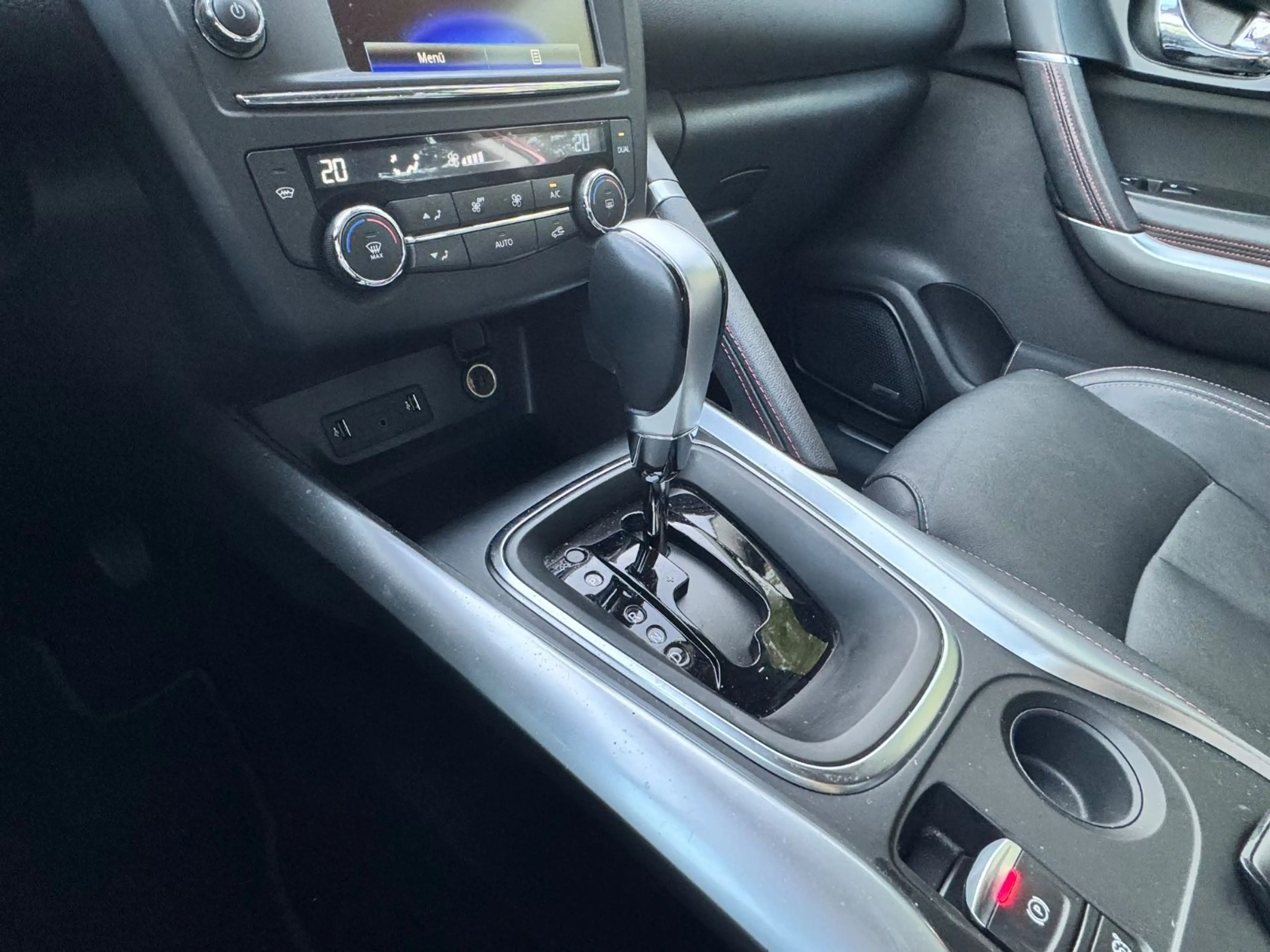 Renault Kadjar Crossborder  Energy Bose Sound System — photo 10