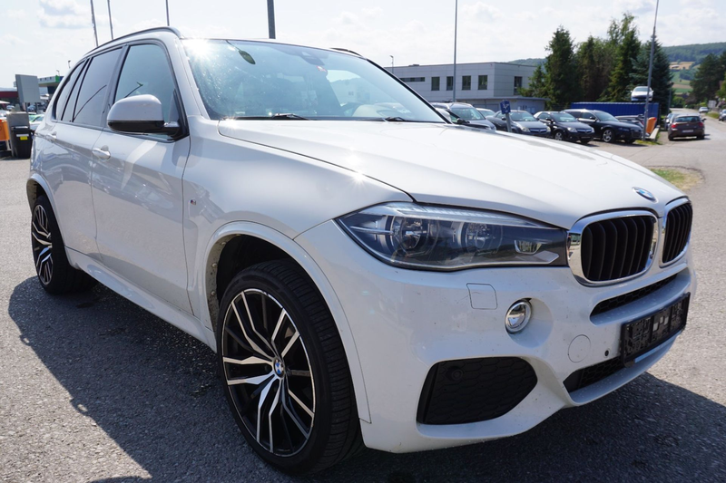 BMW X5 xDrive 30d — photo 8