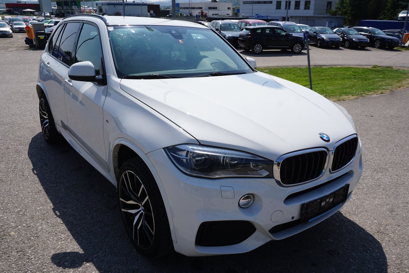 BMW X5 xDrive 30d — photo 9
