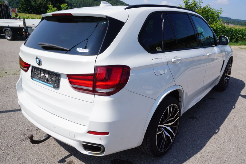 BMW X5 xDrive 30d — photo 12