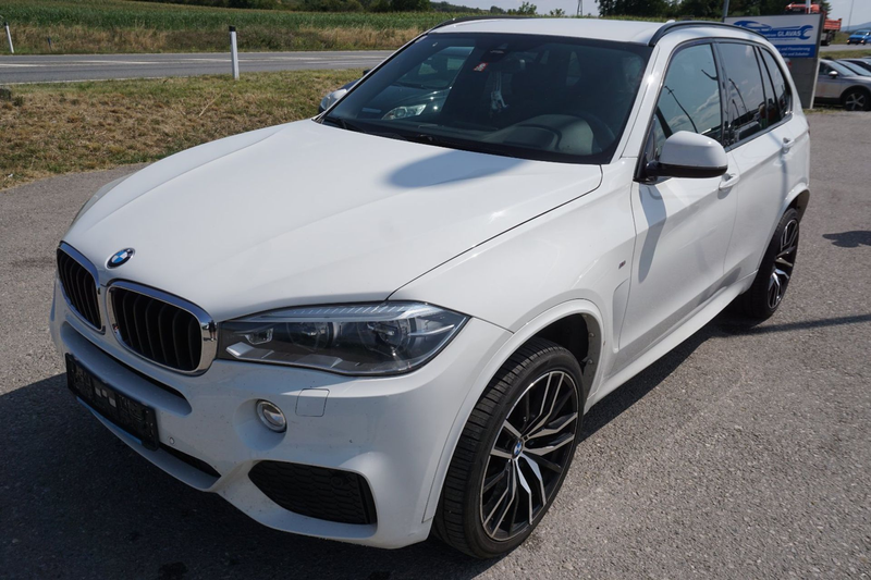 BMW X5 xDrive 30d — photo 10