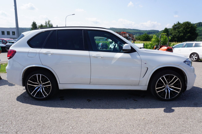 BMW X5 xDrive 30d — photo 7