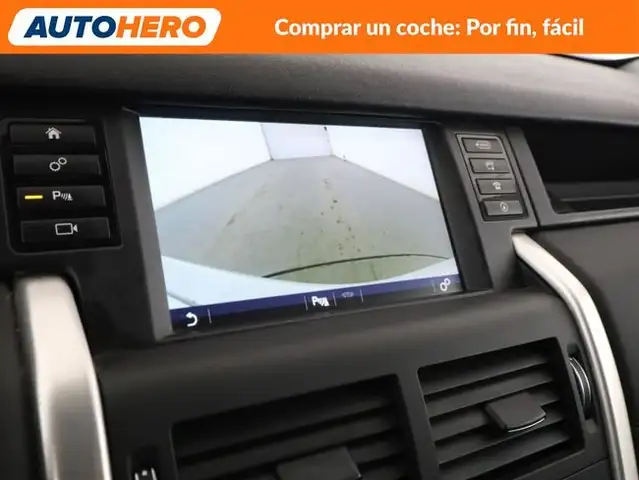 Land Rover Discovery Sport view 20
