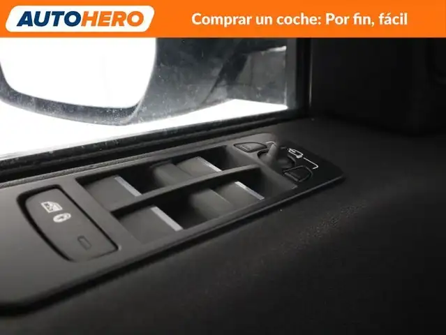 Land Rover Discovery Sport view 28