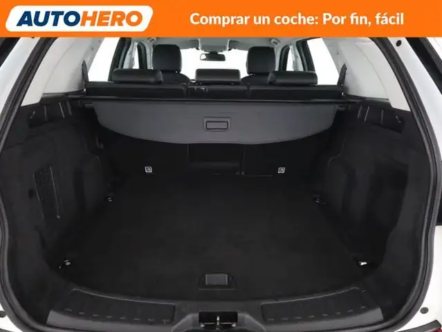 Land Rover Discovery Sport view 18