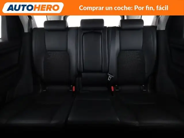 Land Rover Discovery Sport view 16