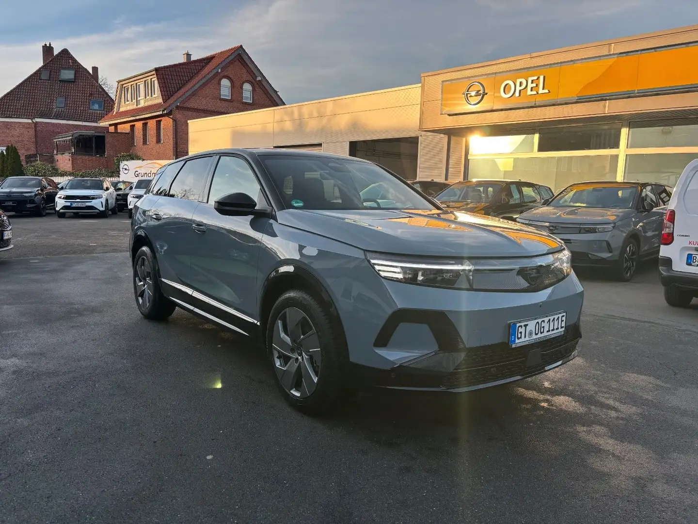 Opel Grandland X Grandland Electric Ultimate AWD/Leder/Matrix-LED Grau - 2