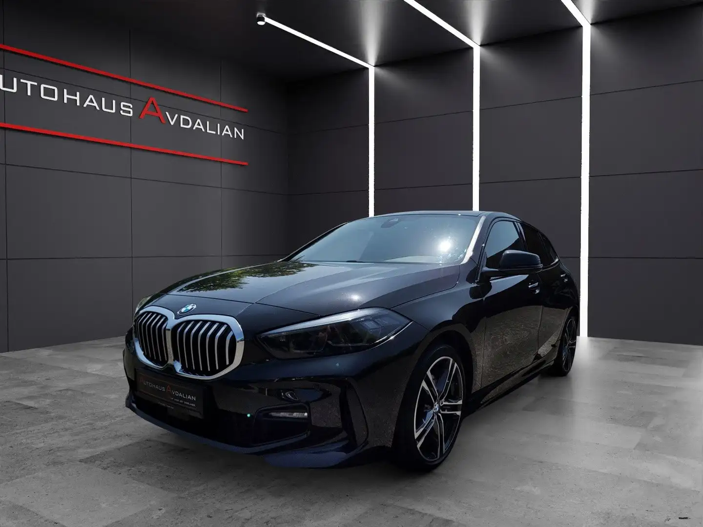 BMW 118 d M Sport LED|R-KAM|ELEKTR. SITZ|SHADOW|18'' Schwarz - 1