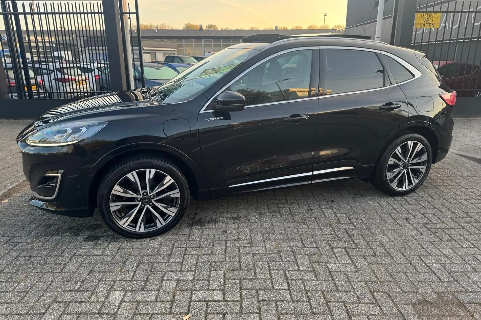 Ford Kuga 2.5 PHEV Vignale | Panoramadak | 20 Inch velgen | Noir - 2