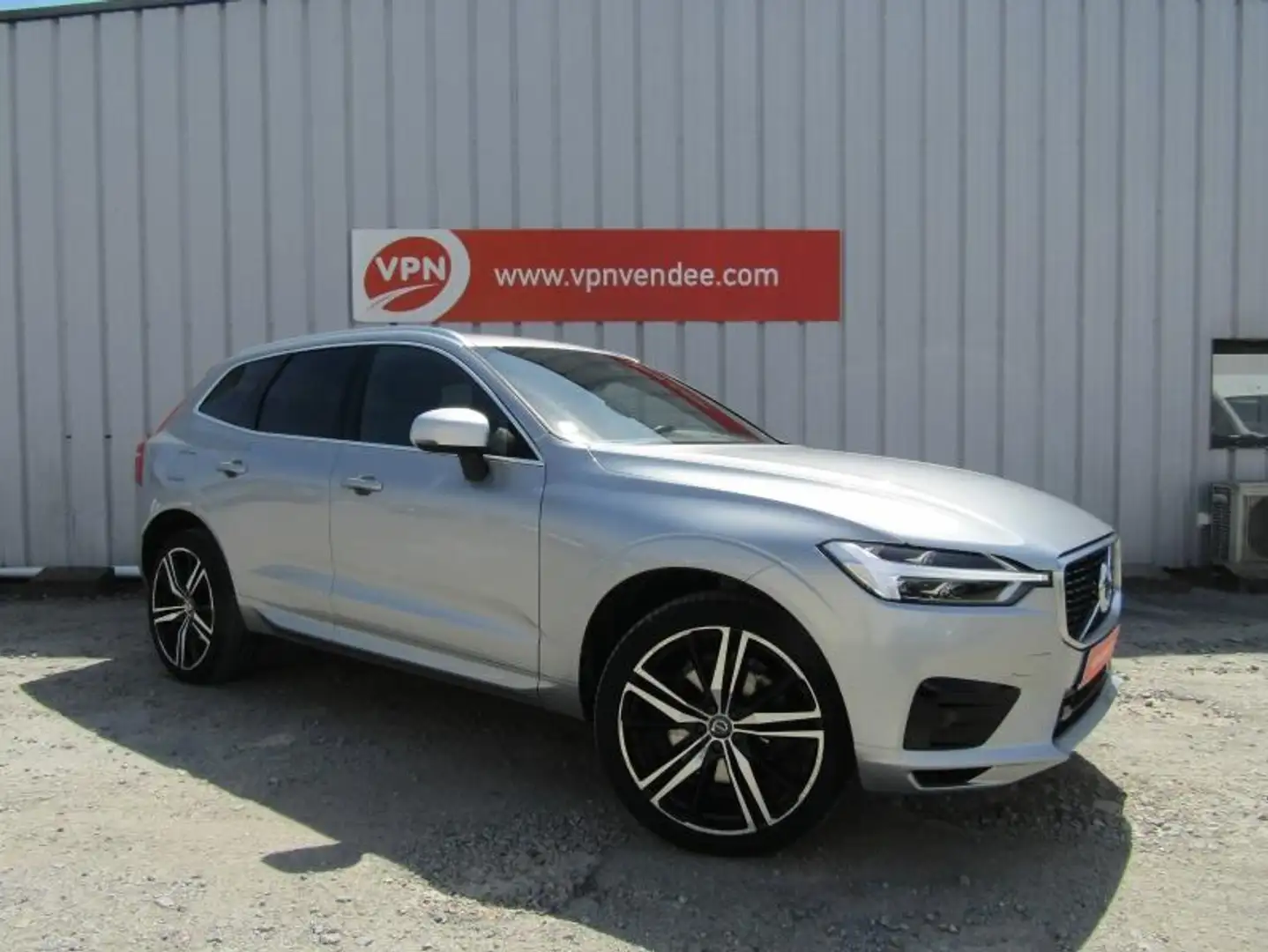 Volvo XC60 D4 AdBlue 190ch R-Design Geartronic Argent - 1