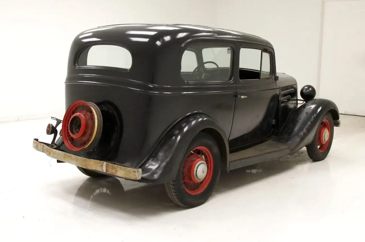 Chevrolet Standard 2 Door Sedan, foto 5