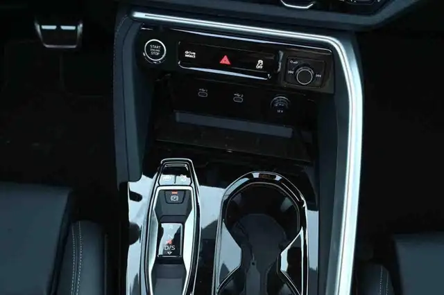 Audi Q5 view 14