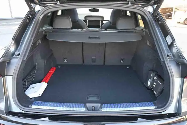 Audi Q5 view 5