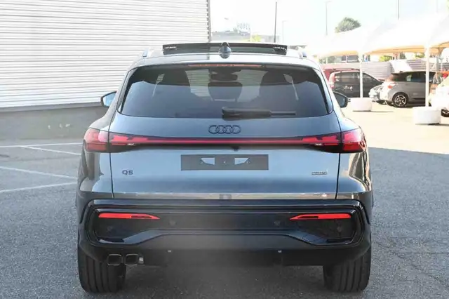 Audi Q5 view 23