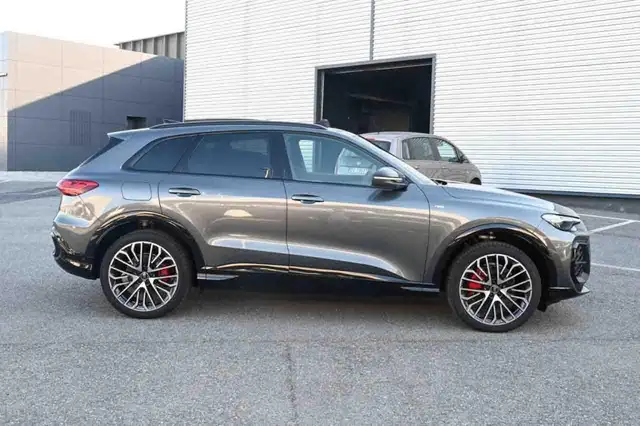 Audi Q5 view 20