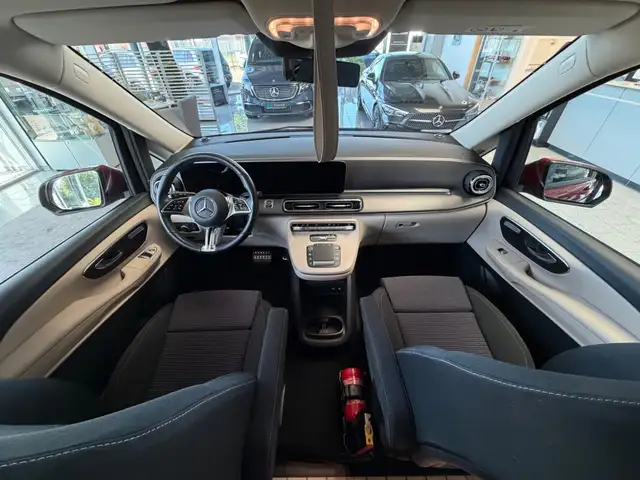 Mercedes-Benz V-Class view 11