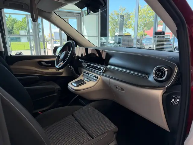 Mercedes-Benz V-Class view 8