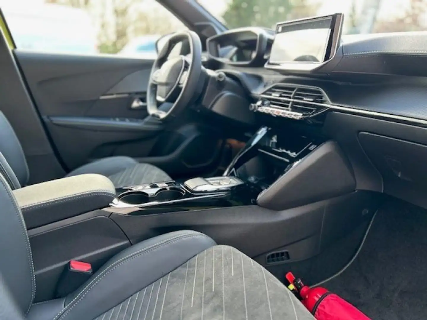Peugeot 208 GT Geel - 2