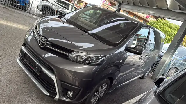 Toyota Proace Proace Electric (50 kWh) L1 (8-Si.) Verso Team Deutschland