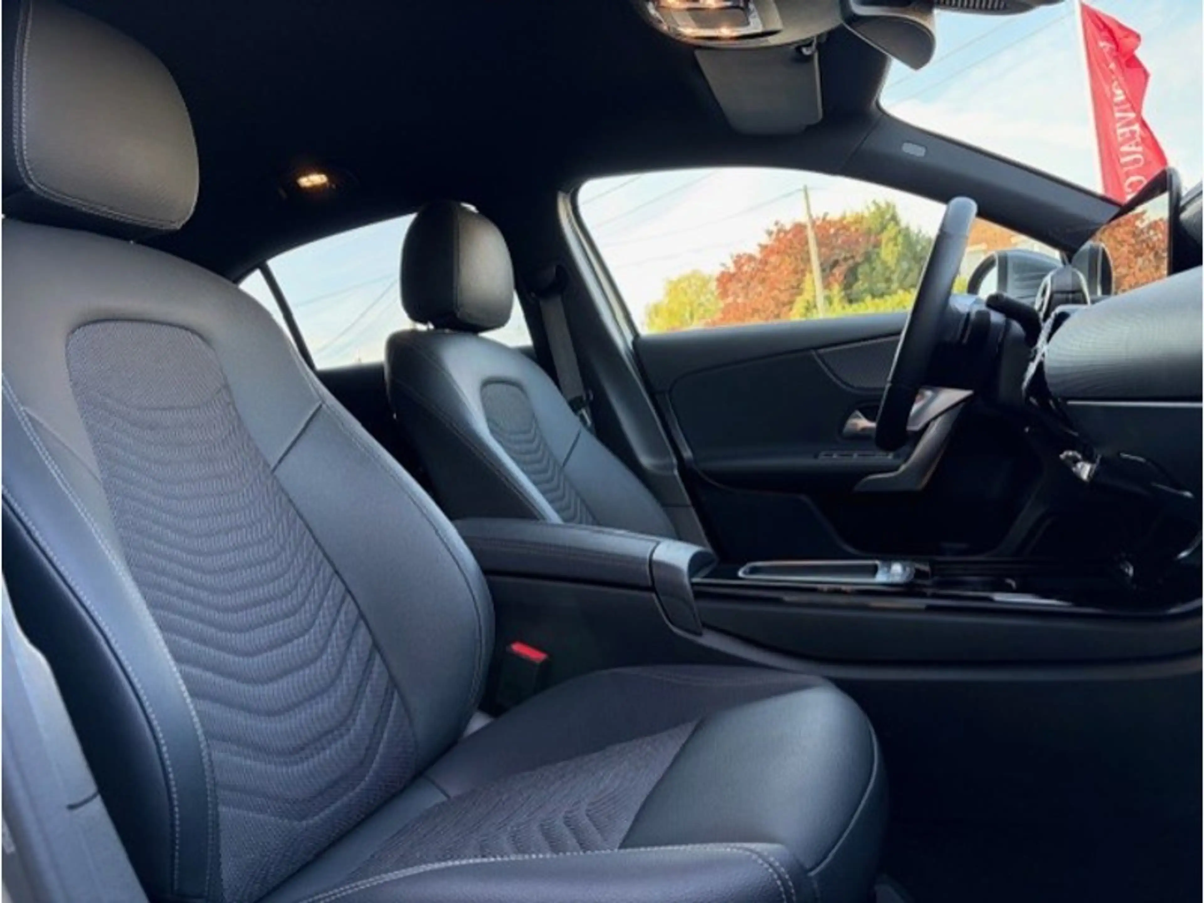 Mercedes-Benz A 180 d Luxury Line — photo 10