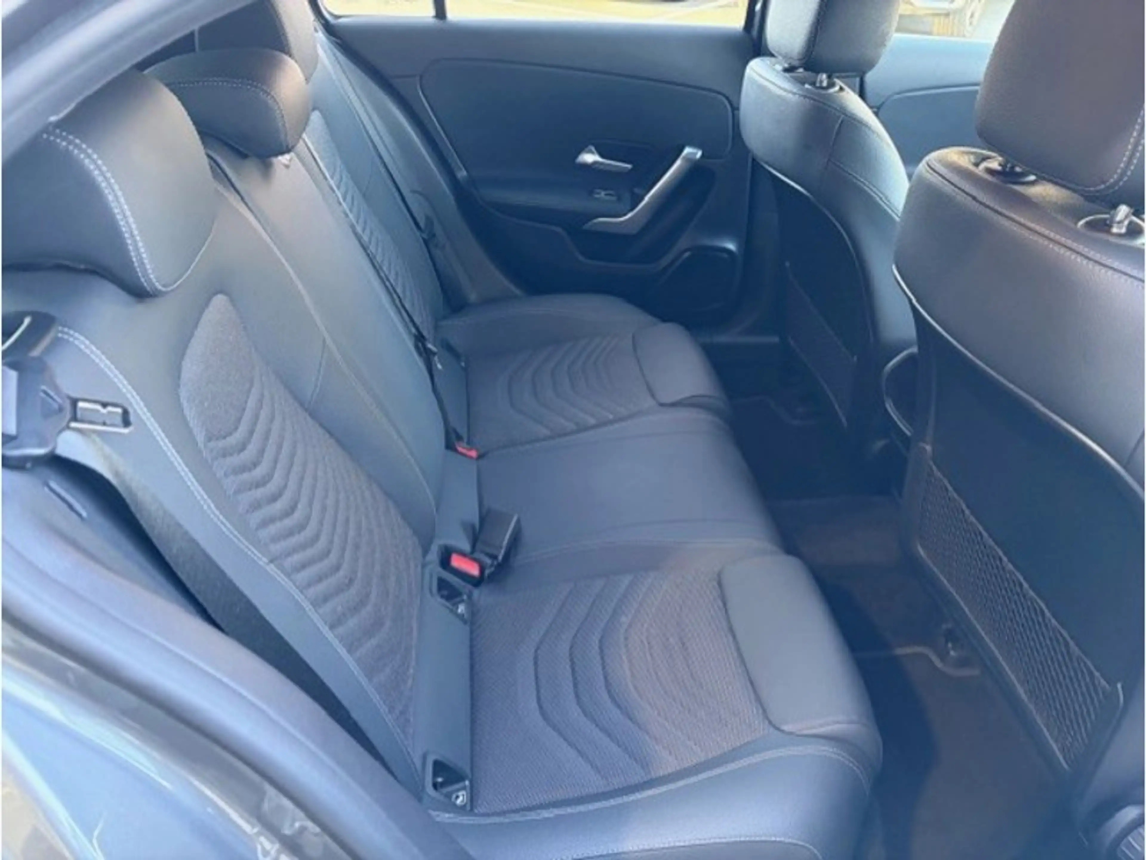 Mercedes-Benz A 180 d Luxury Line — photo 9