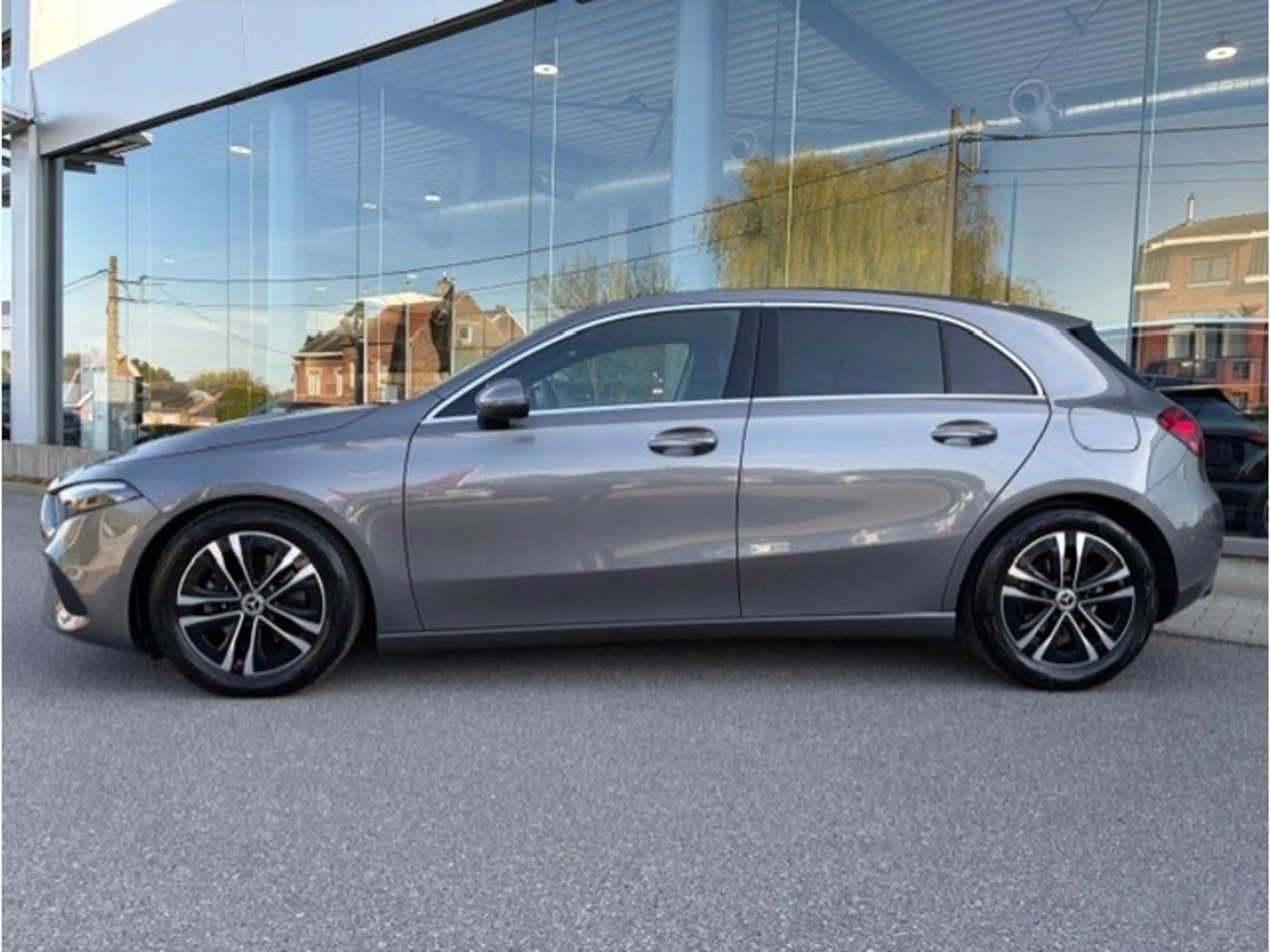 Mercedes-Benz A 180 d Luxury Line — photo 7