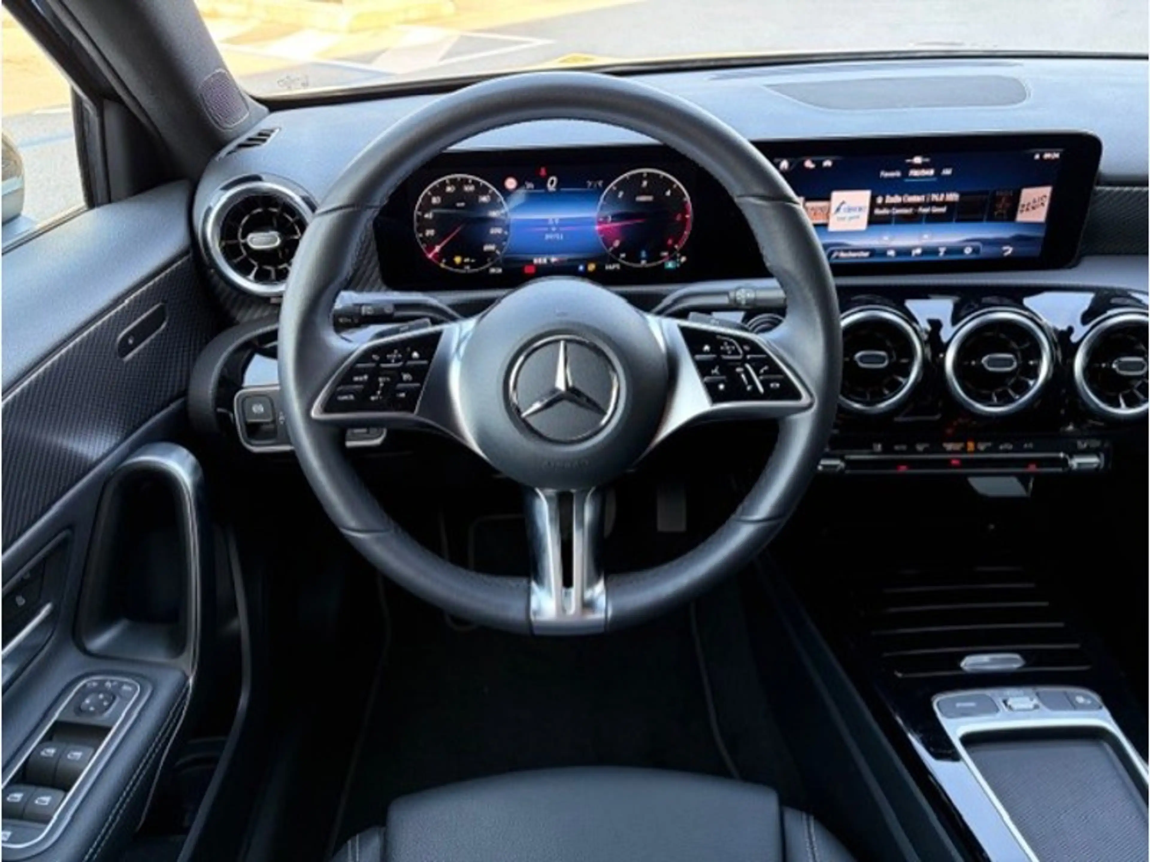 Mercedes-Benz A 180 d Luxury Line — photo 12