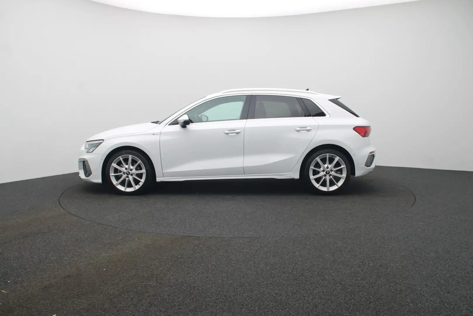 Audi A3 Sportback 30 TDI S line LED Navi AHK ACC Blanc - 2