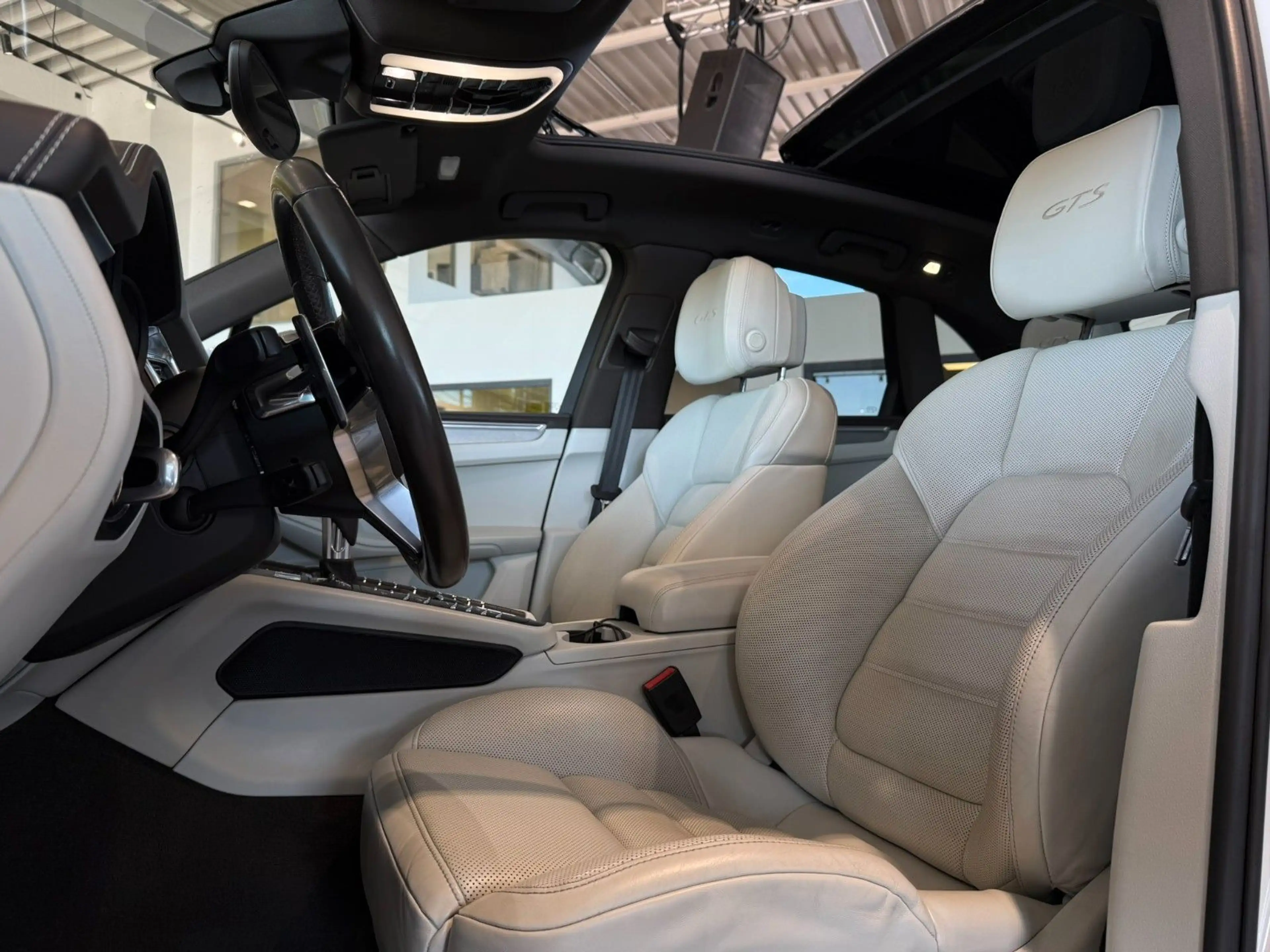 Porsche Macan GTS*Sitzbel.*Memory*360°*Luftfahrwerk* — photo 13