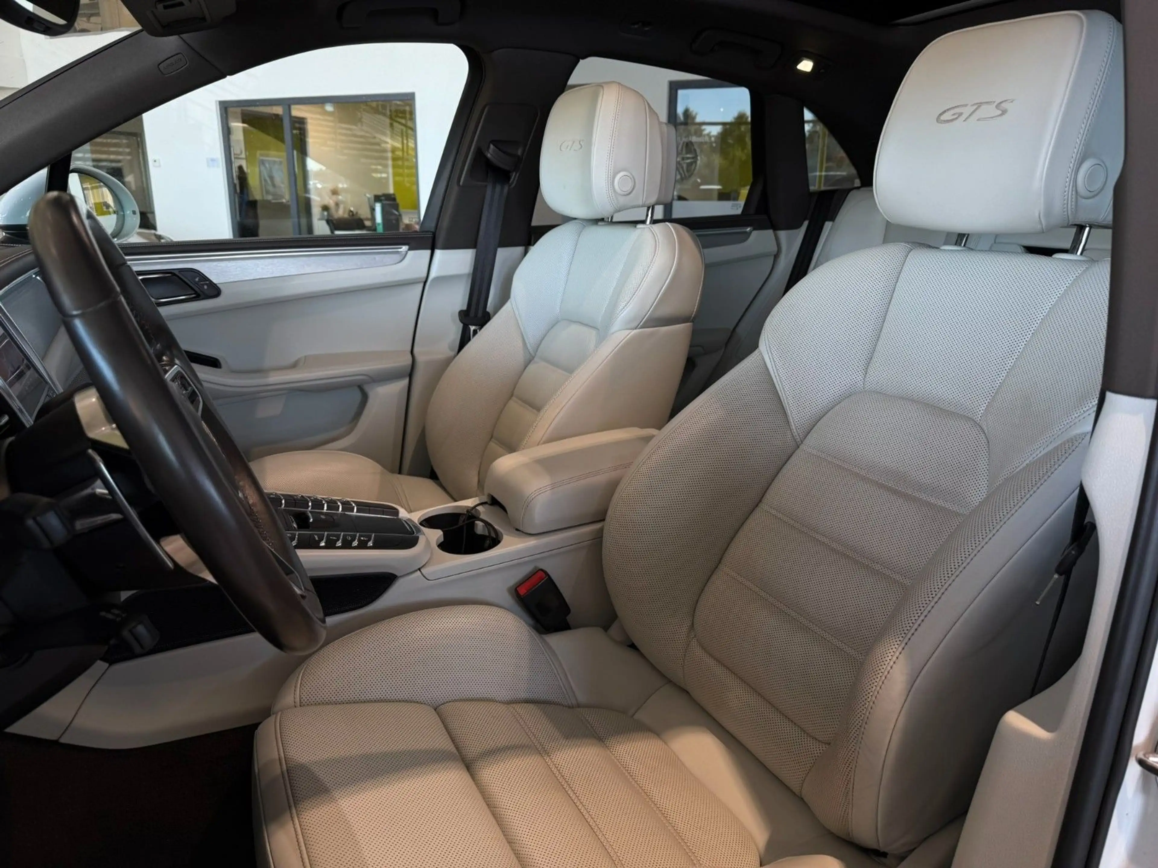 Porsche Macan GTS*Sitzbel.*Memory*360°*Luftfahrwerk* — photo 14
