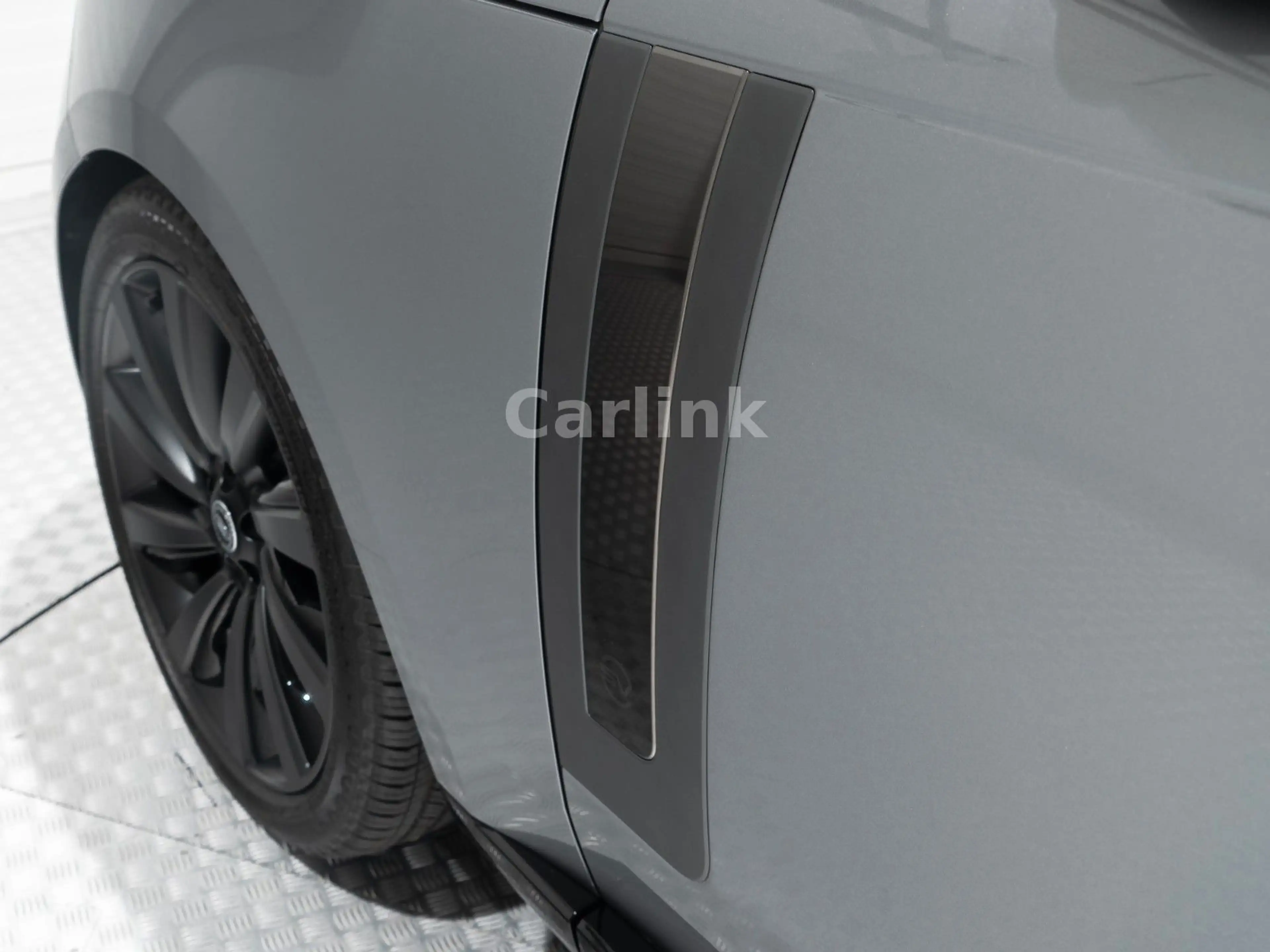Land Rover Range Rover P615 V8 SV - INTREPID - 23" - EIGER — photo 12