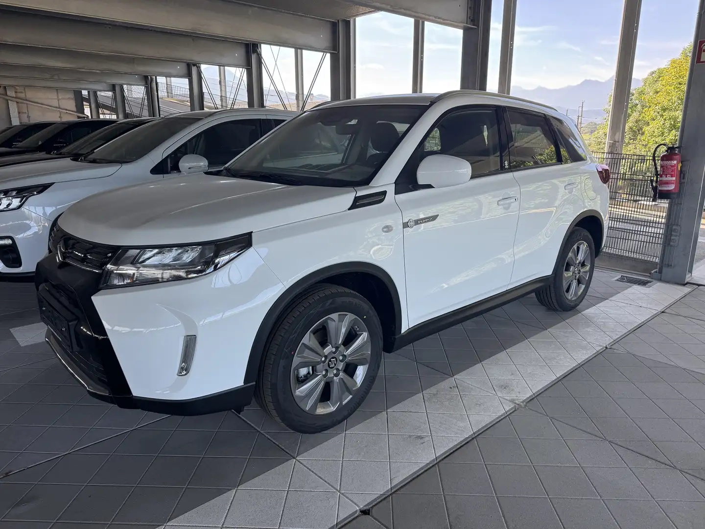 Suzuki Vitara Vitara 1,4 Hybrid ALLGRIP shine Weiß - 1