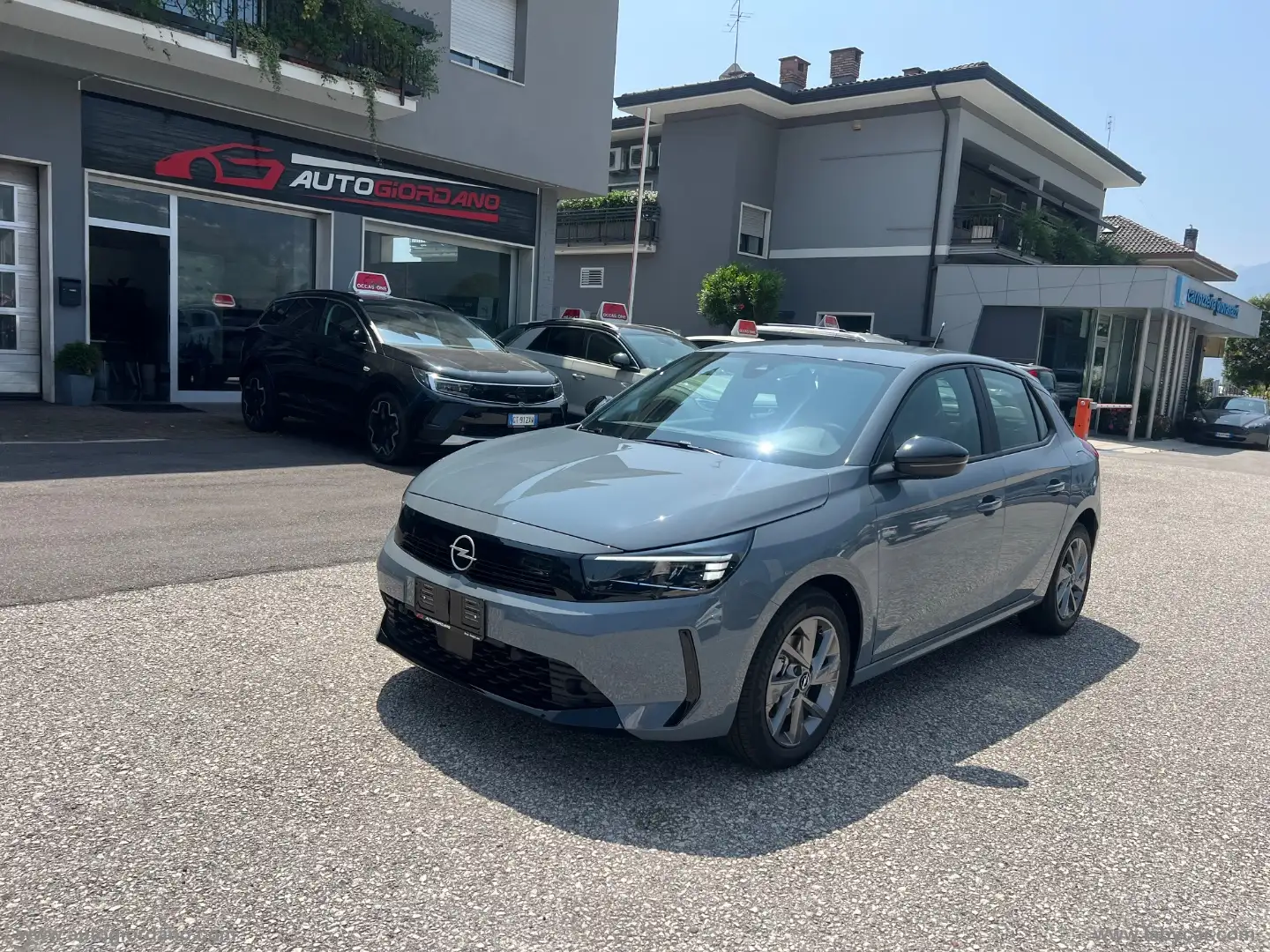 Opel Corsa 1.2 100 CV NUOVA EDITION Grijs - 1