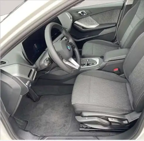 BMW 1 Series view 3