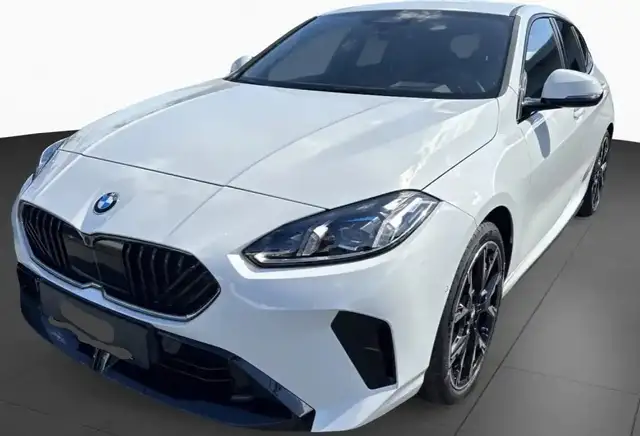 BMW 1 Series view 2