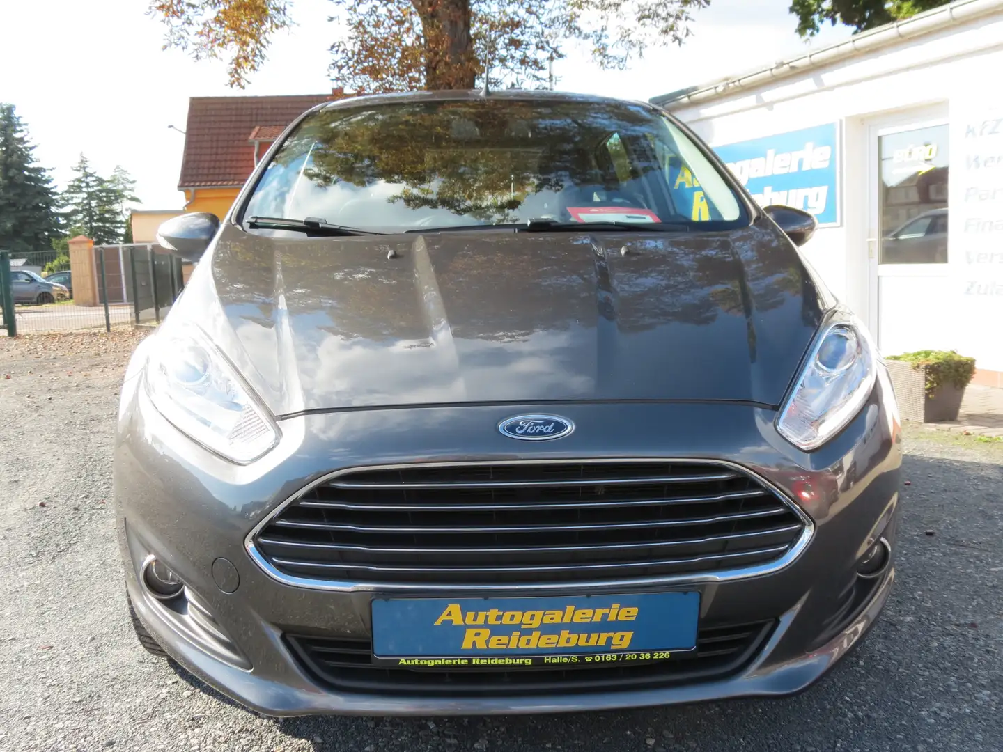 Ford Fiesta Titanium Erst 48Tkm!! SHZ.!! FSH!! TOP!! Grau - 2